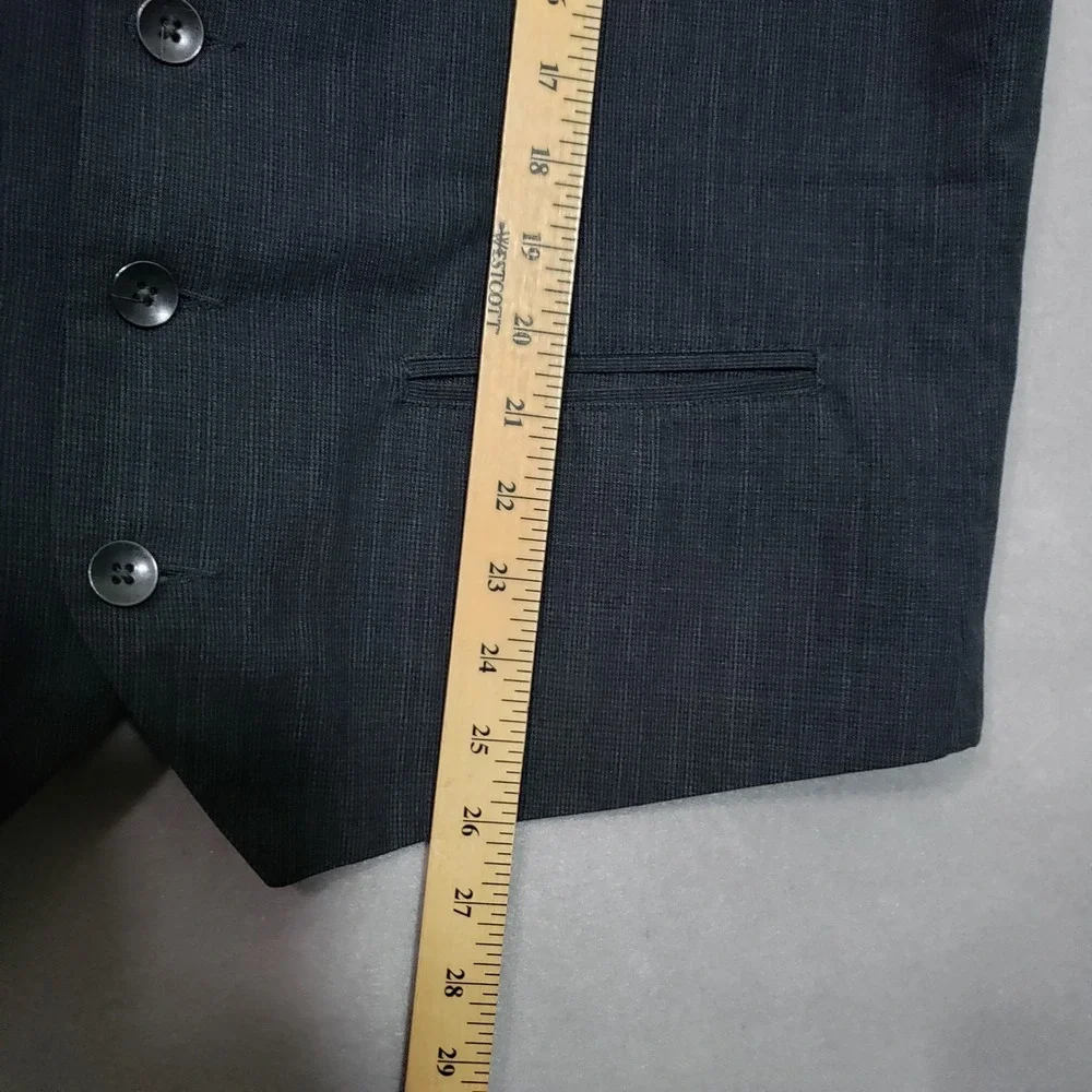 Kenneth Cole New York measurements pit